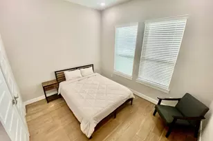 303 Queen Sude Ln, Houston, TX 77091 - Photo 21