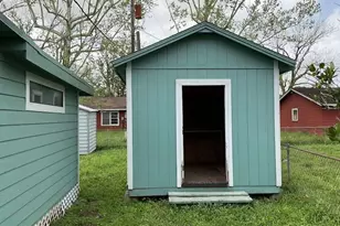 220 3 Rd St, Brazoria, TX 77422 - Photo 11