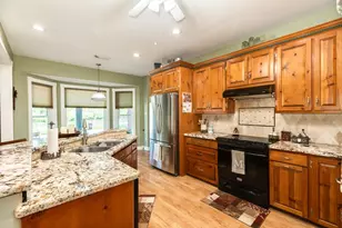 350 Pecan Estates Rd, Angleton, TX 77515 - Photo 23