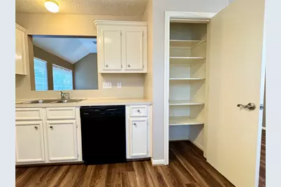 4006 Hunnington Drive, Conroe, TX 77303 - Photo 11