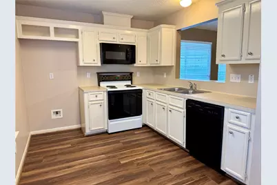 4006 Hunnington Drive, Conroe, TX 77303 - Photo 9