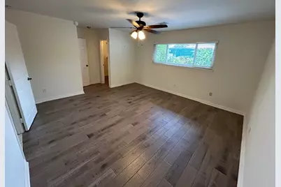 5607 Braesvalley Drive, Houston, TX 77096 - Photo 5