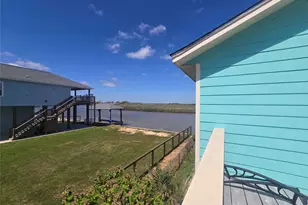 211 Redfish Dr, Freeport, TX 77541 - Photo 9