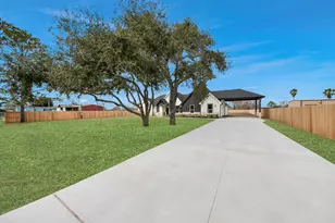 5811 County Road 675B, Rosharon, TX 77583 - Photo 3