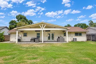 5515 Saxon Dr, Houston, TX 77092 - Photo 3
