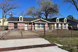 1527 Debeney Dr, Houston, TX 77039 - Photo 1