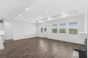 12106 Old Fashion Cir, Mont Belvieu, TX 77535 - Photo 11