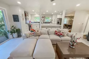 202 Pine St, Lake Jackson, TX 77566 - Photo 3