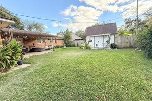 202 Pine St, Lake Jackson, TX 77566 - Photo 21