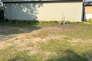 7715 W Hardy Rd, Houston, TX 77022 - Photo 9