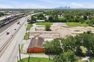 7715 W Hardy Rd, Houston, TX 77022 - Photo 13