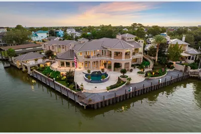 112 Bayou Lane, Kemah, TX 77565 - Photo 1