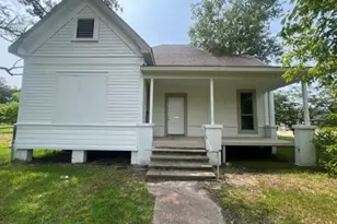 1211 W Park Ave, Orange, TX 77630 - Photo 1