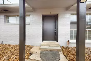 5017 Mallow St, Houston, TX 77033 - Photo 13