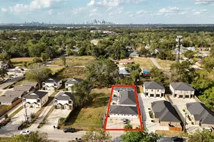 5017 Mallow St, Houston, TX 77033 - Photo 5