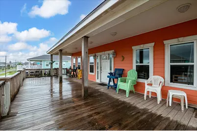 989 Biscayne, Crystal Beach, TX 77650 - Photo 5