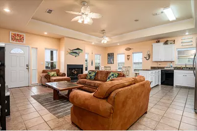 989 Biscayne, Crystal Beach, TX 77650 - Photo 9