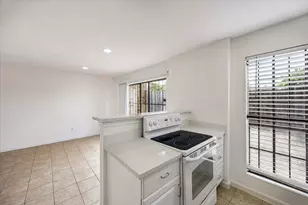 6645 Wanda Ln, Houston, TX 77074 - Photo 17