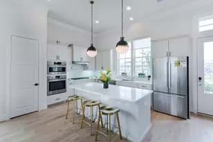 1009 Golden Nectar, Houston, TX 77008 - Photo 11