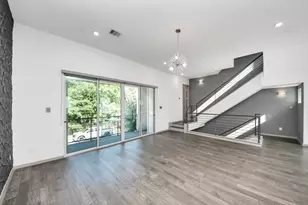 2302 Johnson St, Houston, TX 77007 - Photo 9