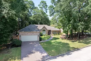 901 Longmire Rd, Conroe, TX 77304 - Photo 3