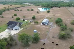 1733 Co Rd 376, Shiner, TX 77984 - Photo 31