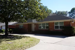 9905 Westview Dr, Houston, TX 77055 - Photo 3