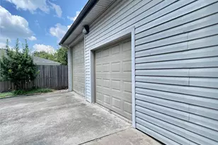 5638 Grape St, Houston, TX 77096 - Photo 41