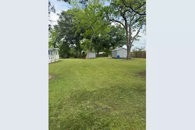 116 Avenue C, Brazoria, TX 77422 - Photo 13