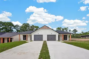 1060 Mann Rd, Conroe, TX 77303 - Photo 1