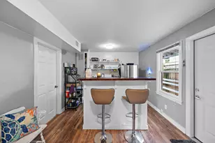 609 Sealy Ave, Galveston, TX 77550 - Photo 7