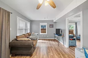 609 Sealy Ave, Galveston, TX 77550 - Photo 5