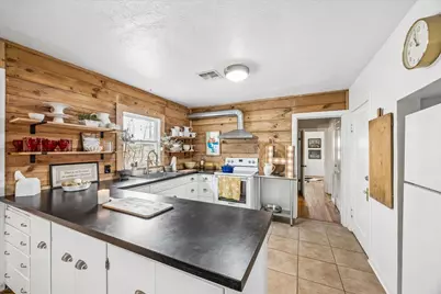 506 E Sixth Street, Brenham, TX 77833 - Photo 9