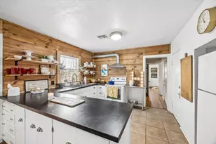 506 E 6th St, Brenham, TX 77833 - Photo 9