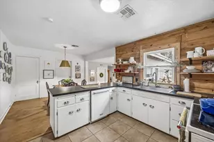 506 E 6th St, Brenham, TX 77833 - Photo 7