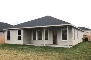 421 Robin St, Angleton, TX 77515 - Photo 15