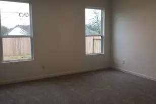 421 Robin St, Angleton, TX 77515 - Photo 9