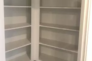 421 Robin St, Angleton, TX 77515 - Photo 11