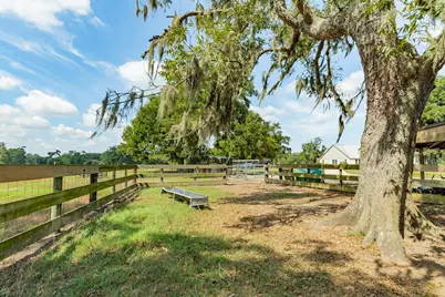 620 Brit Baily Blvd, Angleton, TX 77515 - Photo 49