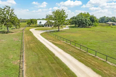 620 Brit Baily Blvd, Angleton, TX 77515 - Photo 31