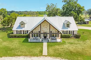 620 Brit Baily Blvd, Angleton, TX 77515 - Photo 1