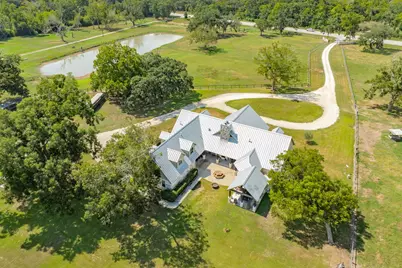 620 Brit Baily Blvd, Angleton, TX 77515 - Photo 3