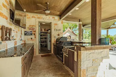 620 Brit Baily Blvd, Angleton, TX 77515 - Photo 43