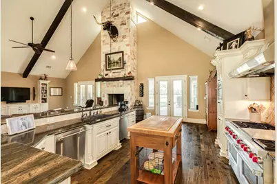 620 Brit Baily Blvd, Angleton, TX 77515 - Photo 11