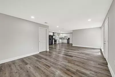 5607 Northridge Drive, Houston, TX 77033 - Photo 9