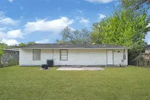 5607 Northridge Dr, Houston, TX 77033 - Photo 29