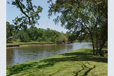 97 Avenue J, Dickinson, TX 77539 - Photo 1