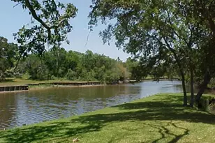 97 Avenue J, Dickinson, TX 77539 - Photo 1