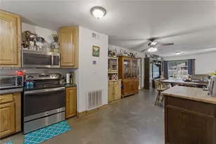 234 Park Dr, La Grange, TX 78945 - Photo 5