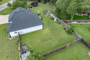 234 Park Dr, La Grange, TX 78945 - Photo 3